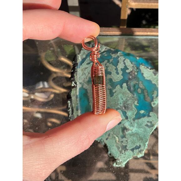 Artisan Purple Labradorite Pendant Copper - Picture 3 of 10